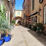 Superbe Appartement Central, Climatise, Parking